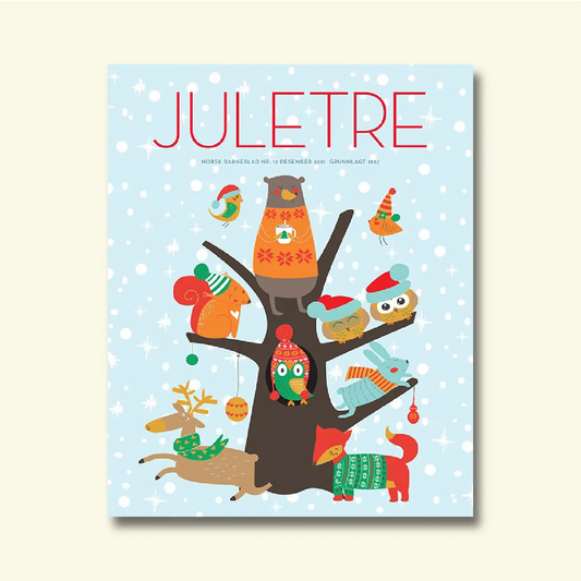 Framside av Norsk Barneblad nr. 12/2021 «Juletre», illustrasjon av dyr i julegensarar og -luer i eit tre med julepynt.