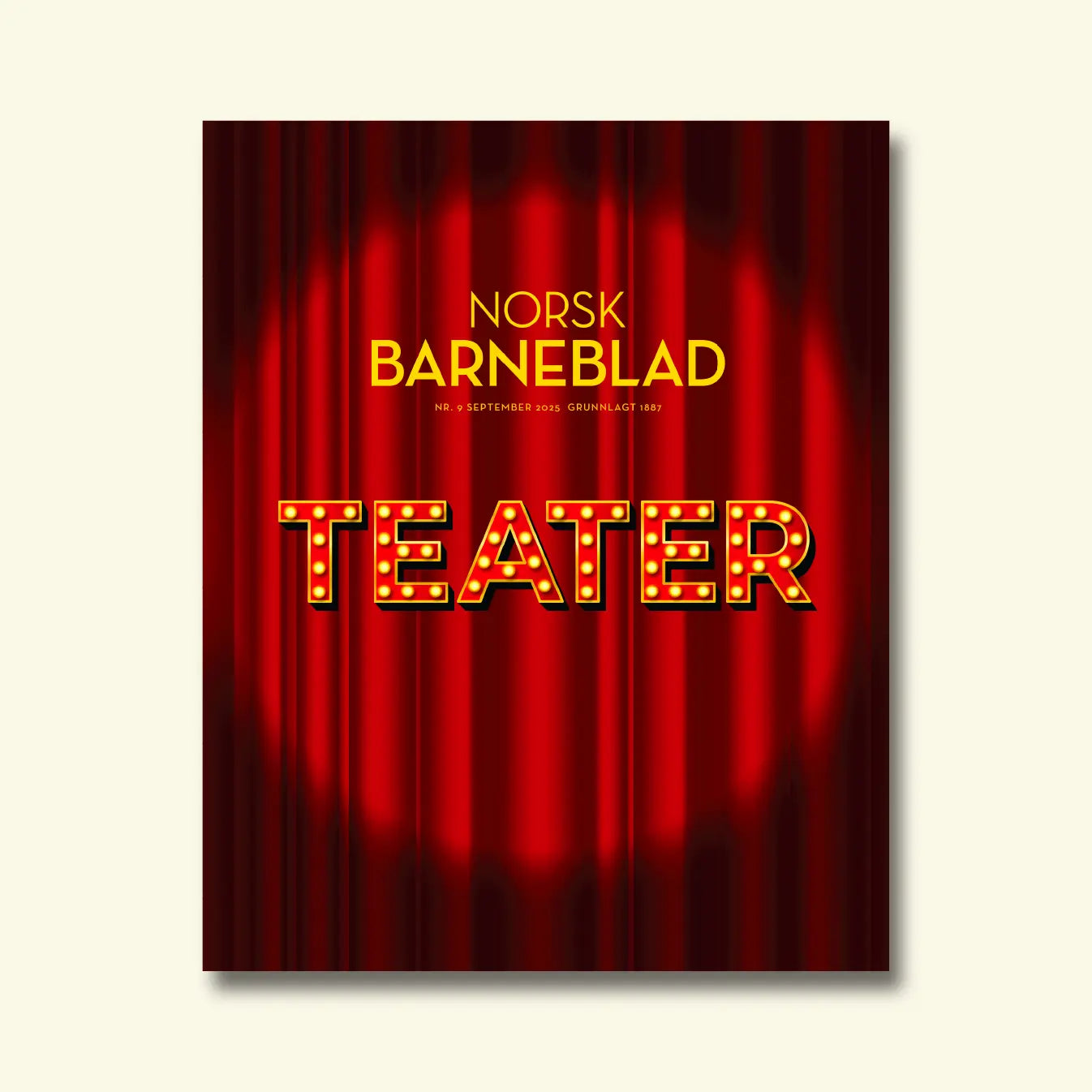 Norsk Barneblad, nr. 9 september 2025, framside med ordet «Teater» i lyspære-bokstavar mot eit raudt sceneteppe